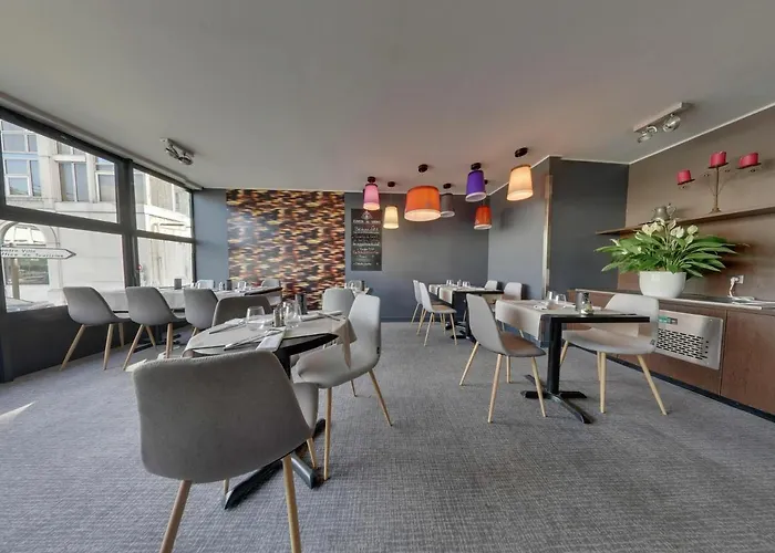 Hotel Comptoir Des Latitudes - Du Centre 2*